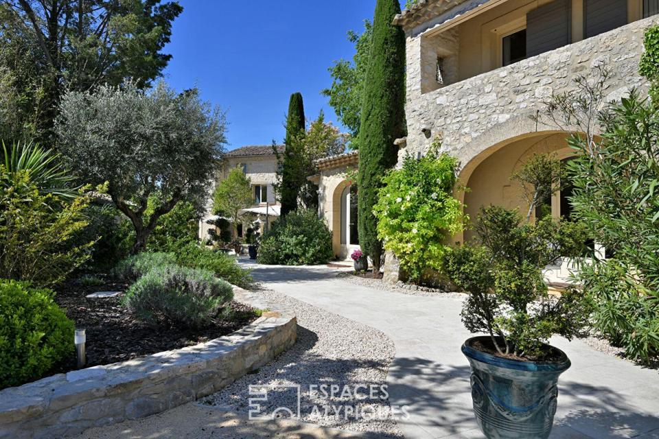 A l'abri des regards, Mas avec jardin et piscine