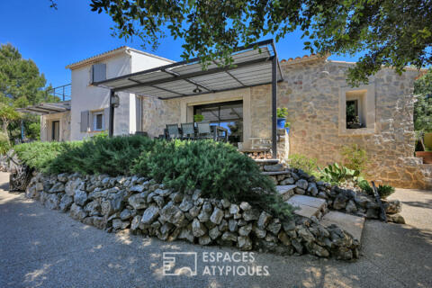 Villa de caractère avec studio indépendant, jardin et piscine