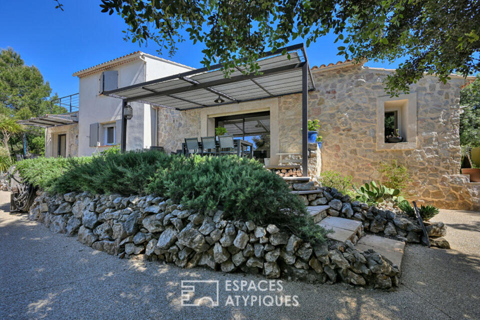Villa de caractère avec studio indépendant, jardin et piscine