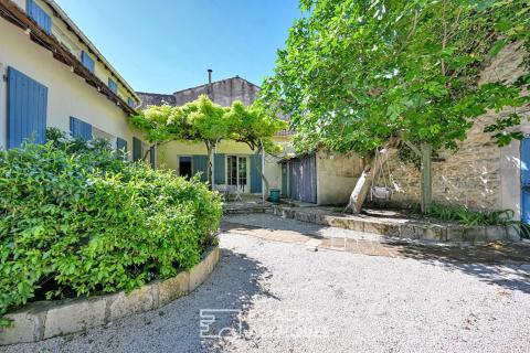 Maison de ville avec jardin et piscine