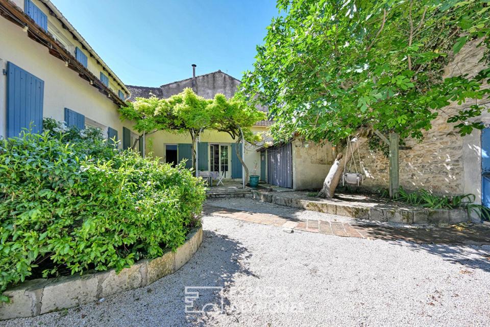 Maison de ville avec jardin et piscine