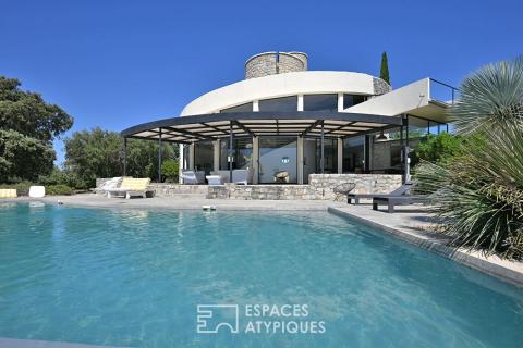 Villa d’architecte avec piscine et vue à 360°