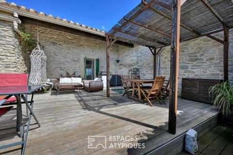 Entre Ciel et Histoire : Maison de charme et terrasse d&rsquo;exception