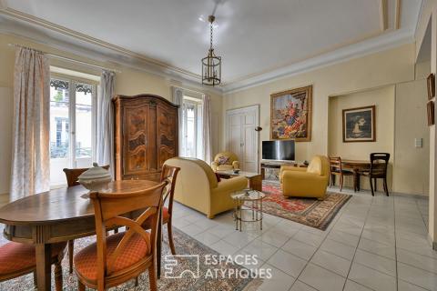Élégant appartement Haussmannien avec ascenseur et terrasse couverte