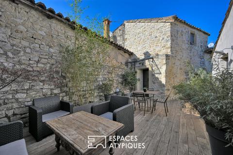 Maison de village aux volumes généreux, avec piscine et garage