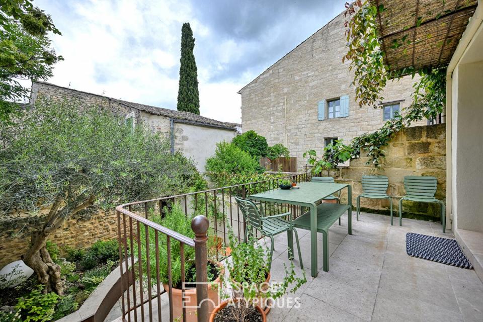 Maison de caractère avec terrasses et cour intimiste