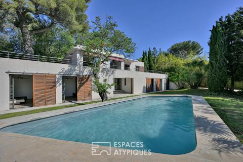 Spacious contemporary apartment with a view – 5 minutes from the city center