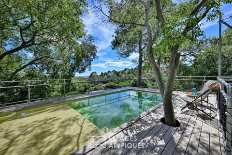 Extension contemporaine d&rsquo;un mazet avec terrasse, piscine et vue