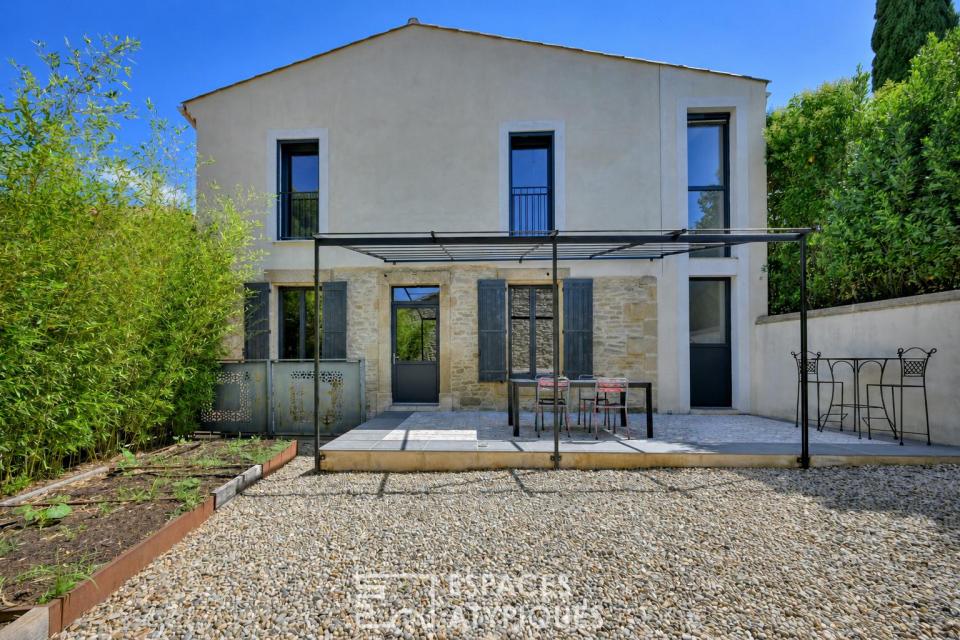 Maison de village rénovée avec jardin et garage proche du Pont du Gard