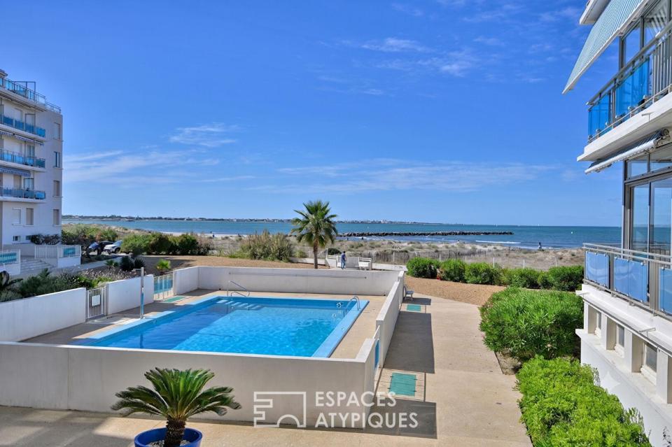 Appartement en 1ere ligne, vue sur mer, plage et piscine