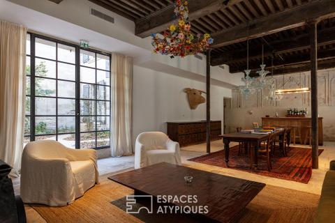 Hôtel Particulier du XVIIe revisité, en coeur de village