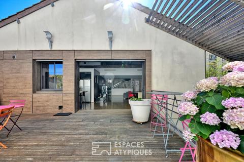Maison de ville avec terrasse, piscine et garage