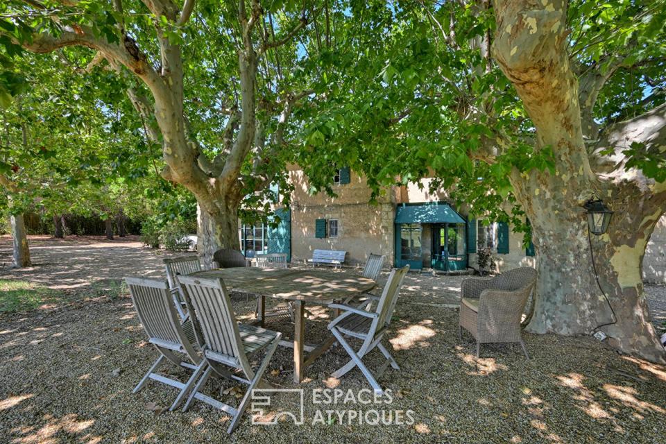 Maison familiale authentique avec piscine en Petite Camargue