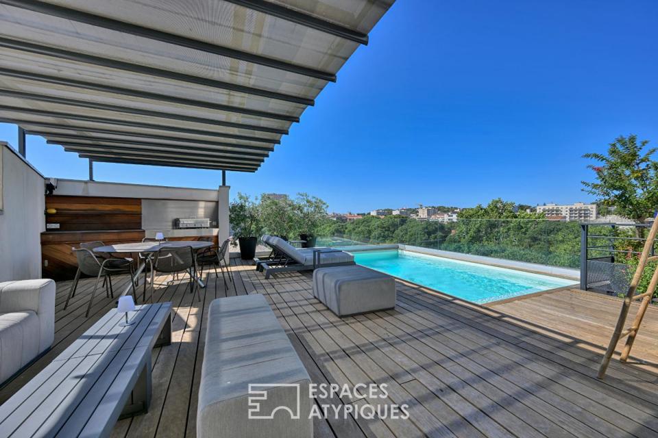 Penthouse d'exception avec vue et piscine suspendue