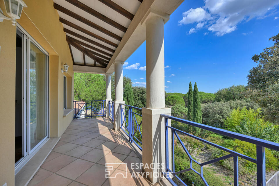 Elégante villa d'architecte et son parc de 3 400 m²