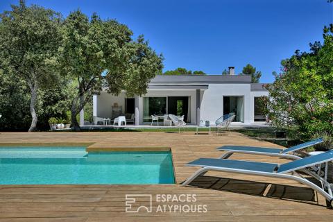 Villa contemporaine de plain-pied au coeur d’un écrin de verdure