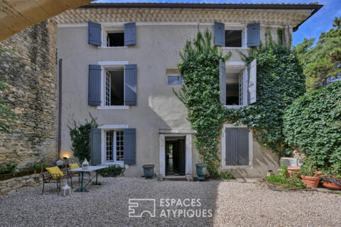 Elégante propriété de village avec jardin et bassin, proche d’Uzès