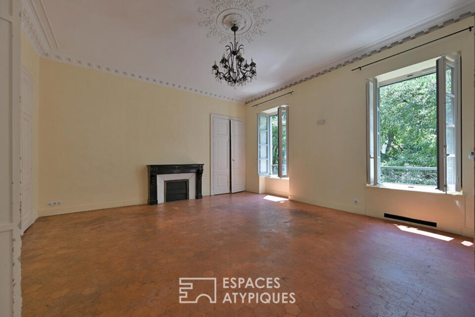 Appartement de caractère à proximité de la Maison Carrée