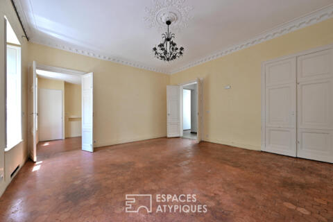 Appartement de caractère à proximité de la Maison Carrée