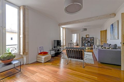 Appartement traversant en dernier étage