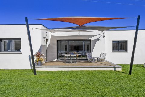 The beautiful contemporary amidst the vineyards