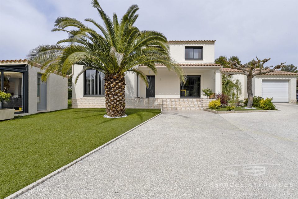 30900 Nîmes - Belle villa rénovée avec piscine et jardin arboré - Réf. 2830