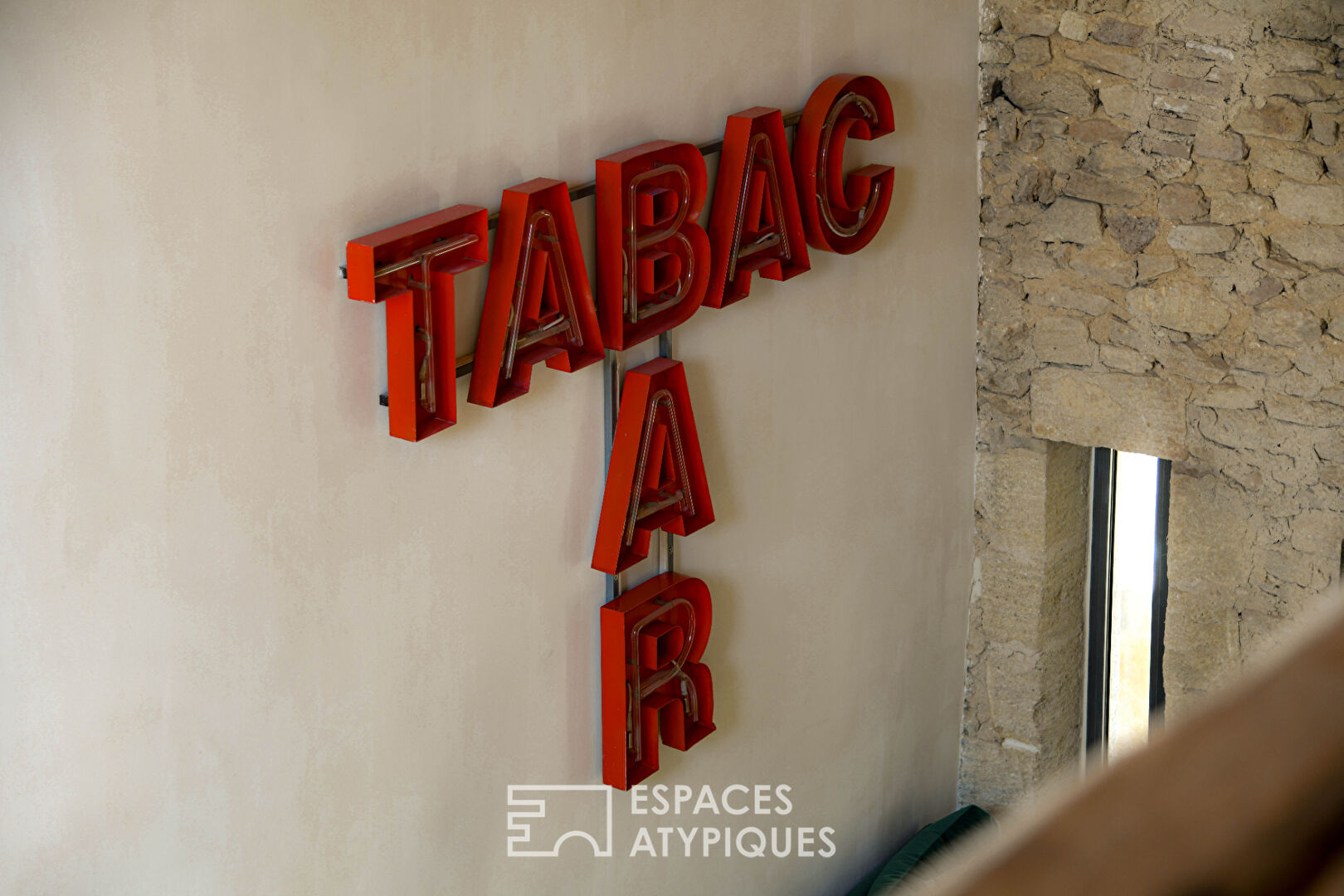 Maison de village avec terrasse subtilement rénovée proche d’Uzès