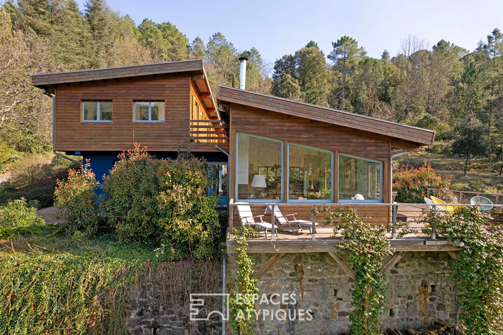 Wooden house with swimming pool and view in a haven of peace