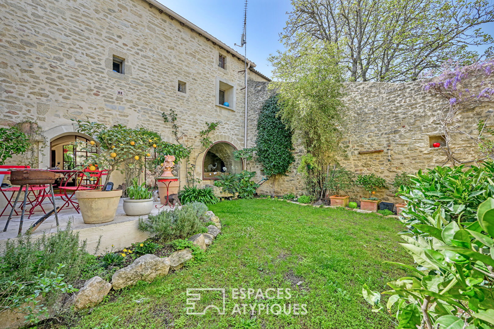 Le jardin secret, chaleureuse maison de village avec jardin