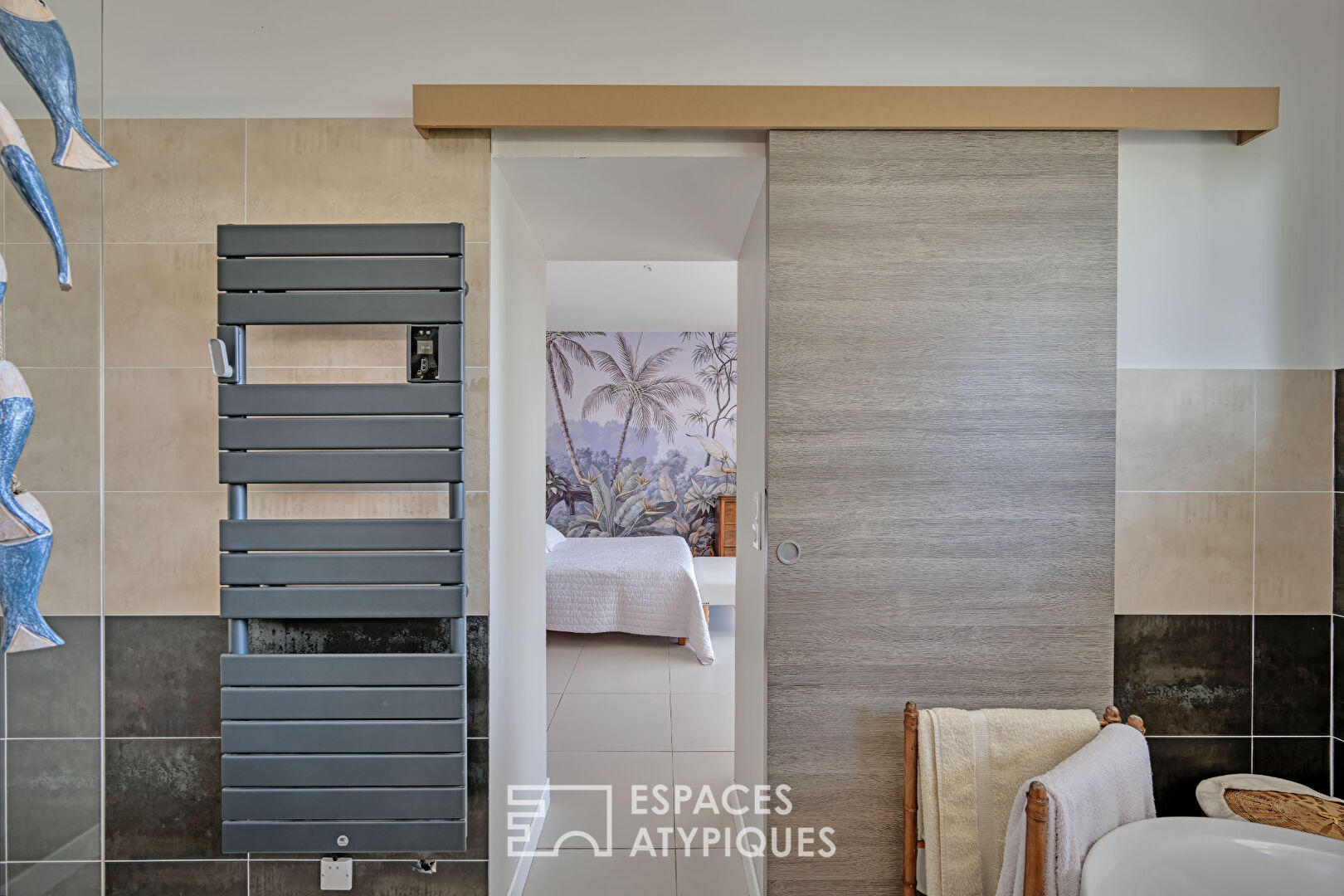 Élégance Moderne : Villa Contemporaine avec Piscine et Vue Panoramique