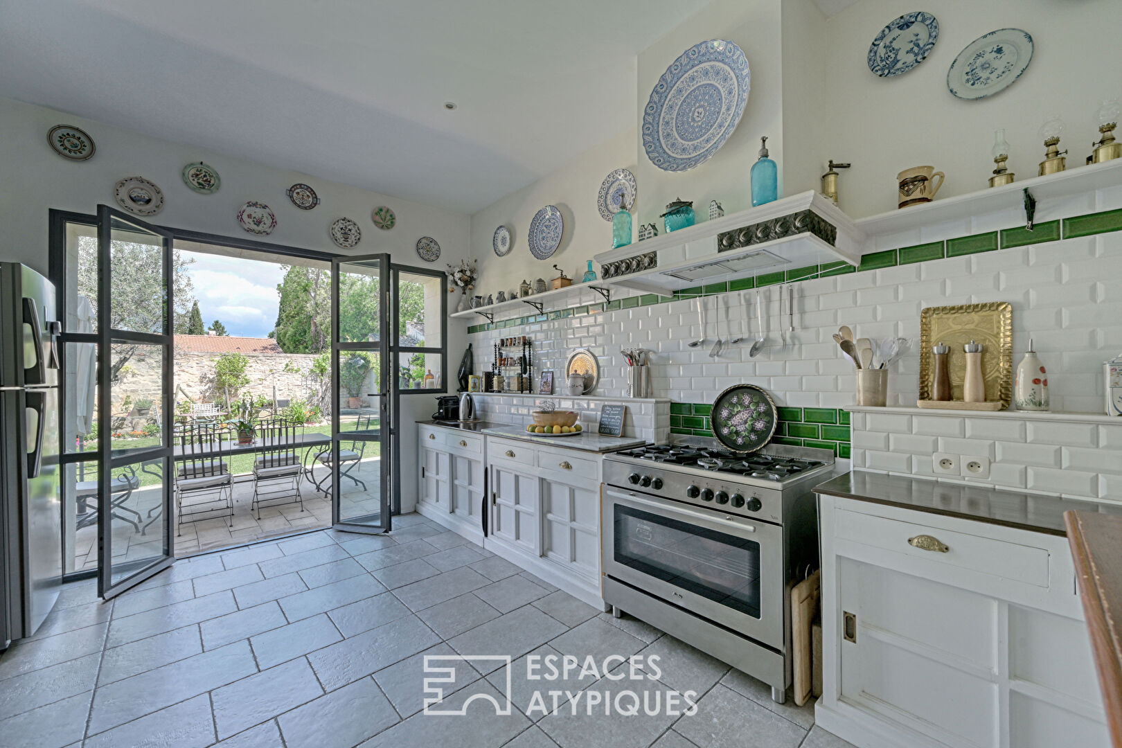 Elegant winegrower’s residence in the heart of the village
