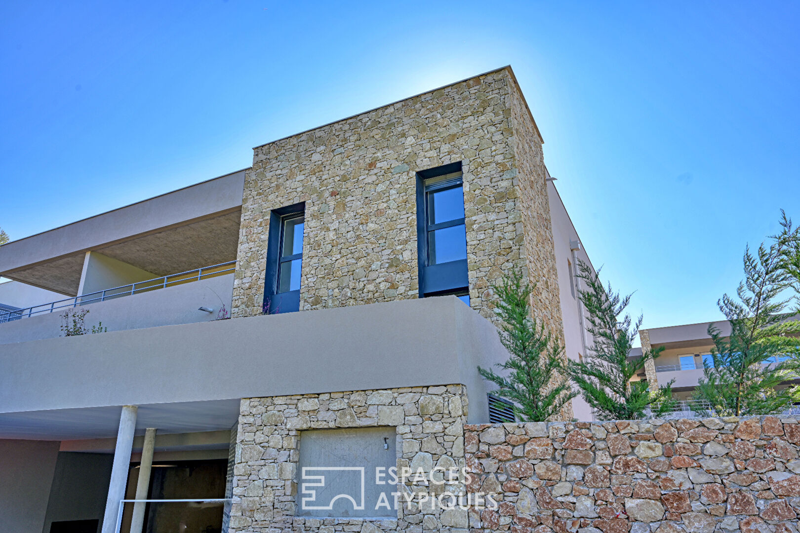 Appartement P2 avec terrasse, garage et ascenseur quartier Camplanier