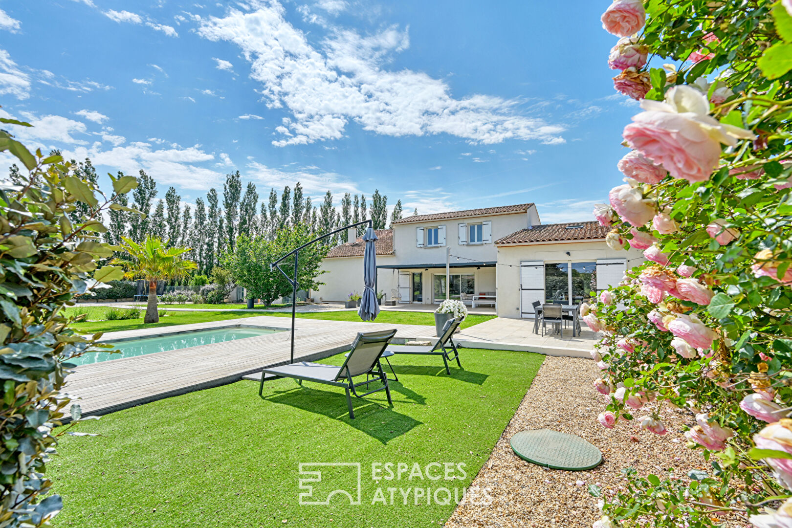 Contemporary farmhouse with two houses – Petite Camargue