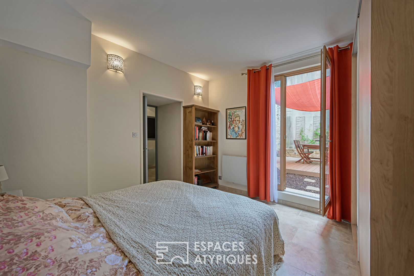 Superbe appartement et sa cour privative place du Duché