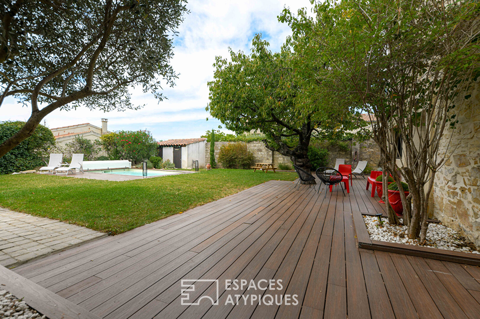 Charming village house with swimming pool 20 minutes from Uzès
