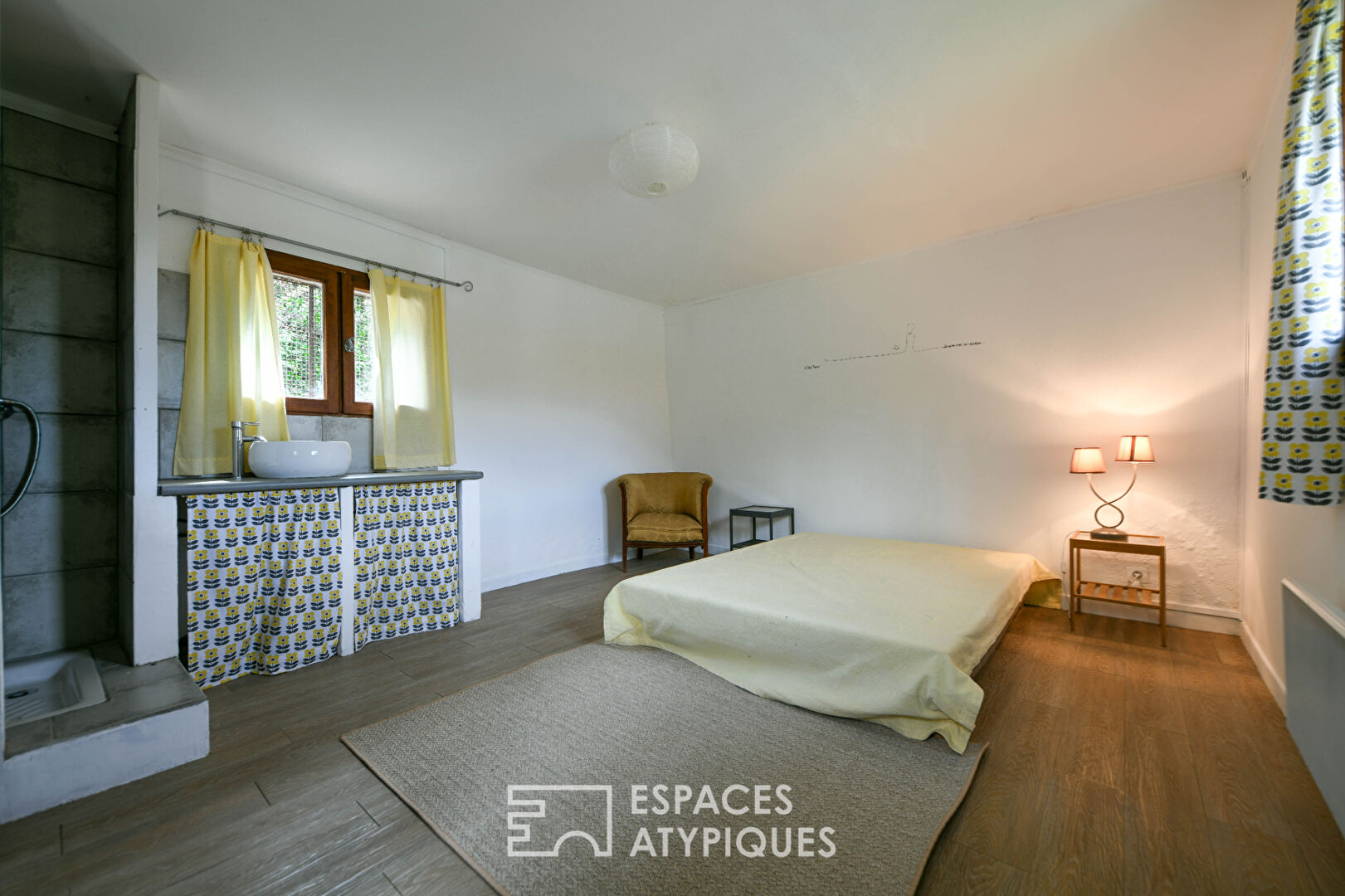 Charming village house with swimming pool 20 minutes from Uzès