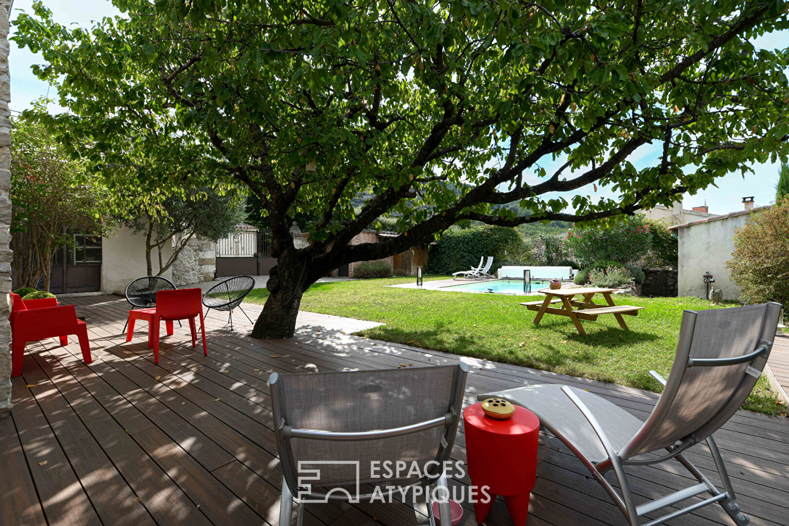Charming village house with swimming pool 20 minutes from Uzès