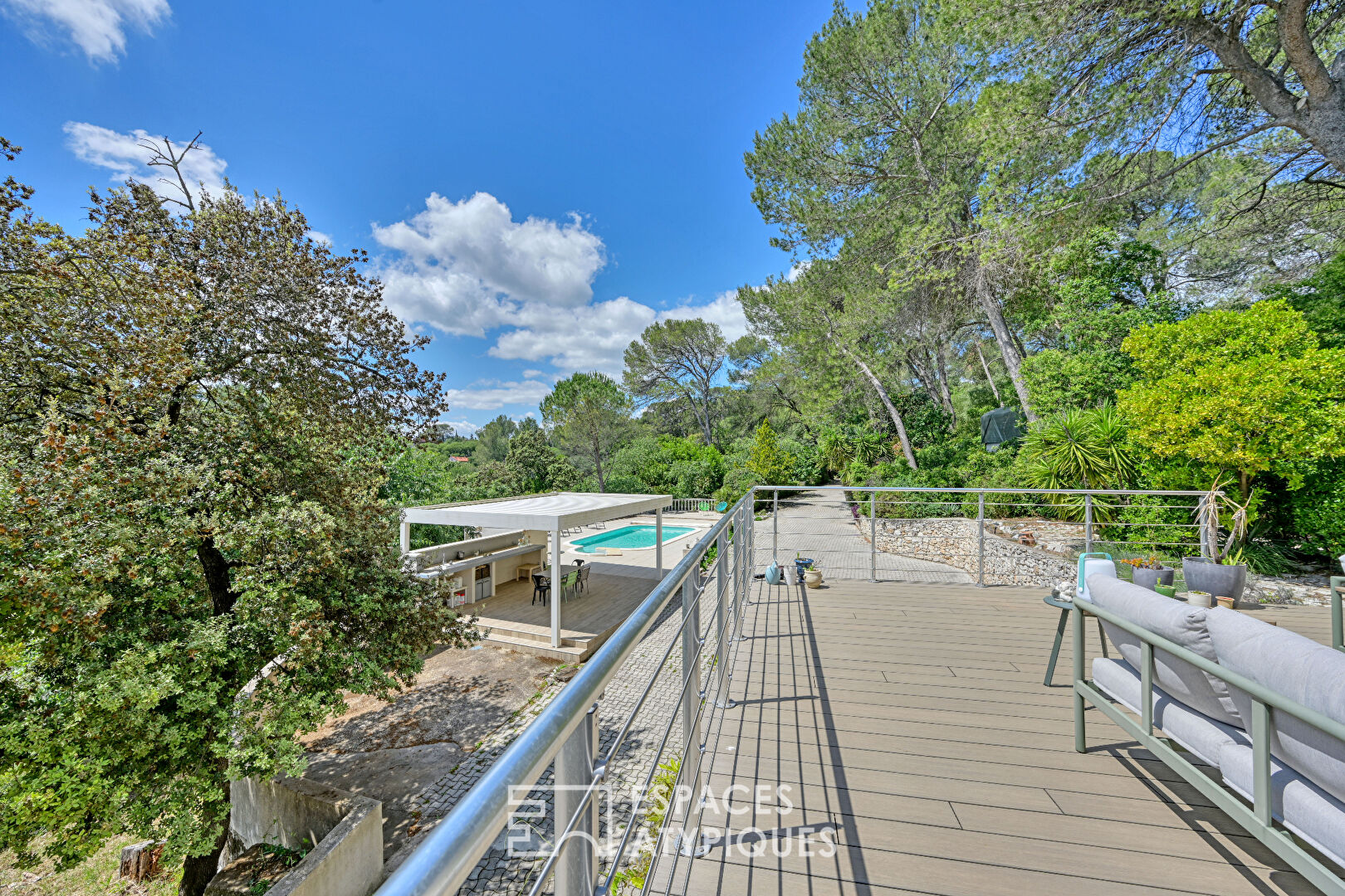 Charming family house with open views and swimming pool