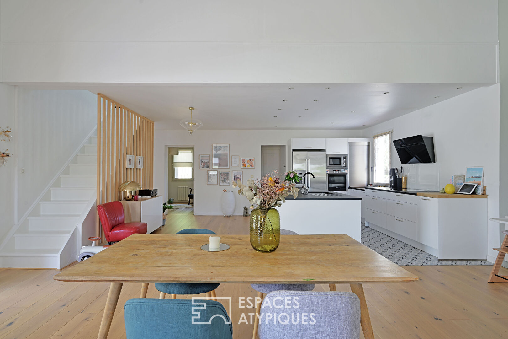 Charming family house with open views and swimming pool