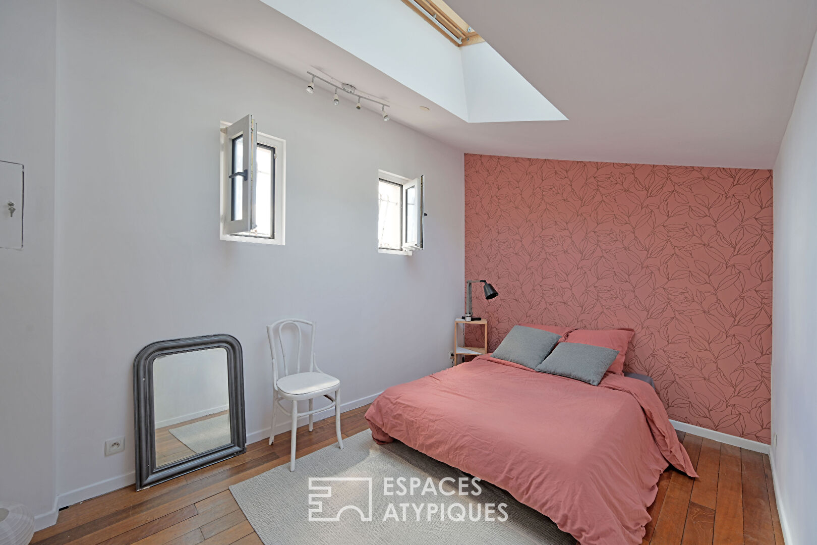 Charming family house with open views and swimming pool