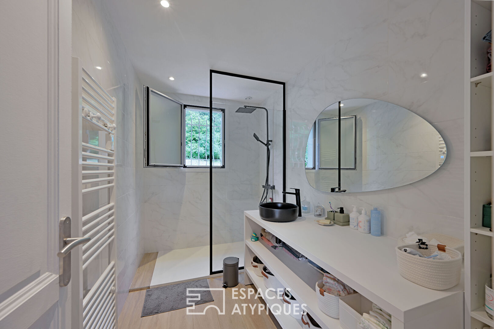 Charming family house with open views and swimming pool