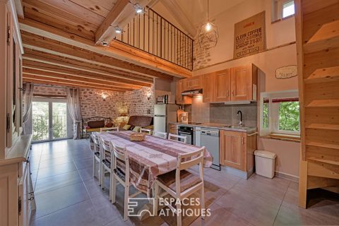Magnificent renovated silkworm farm in the heart of the village
