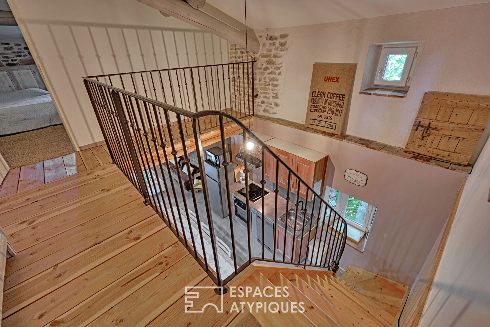 Magnificent renovated silkworm farm in the heart of the village