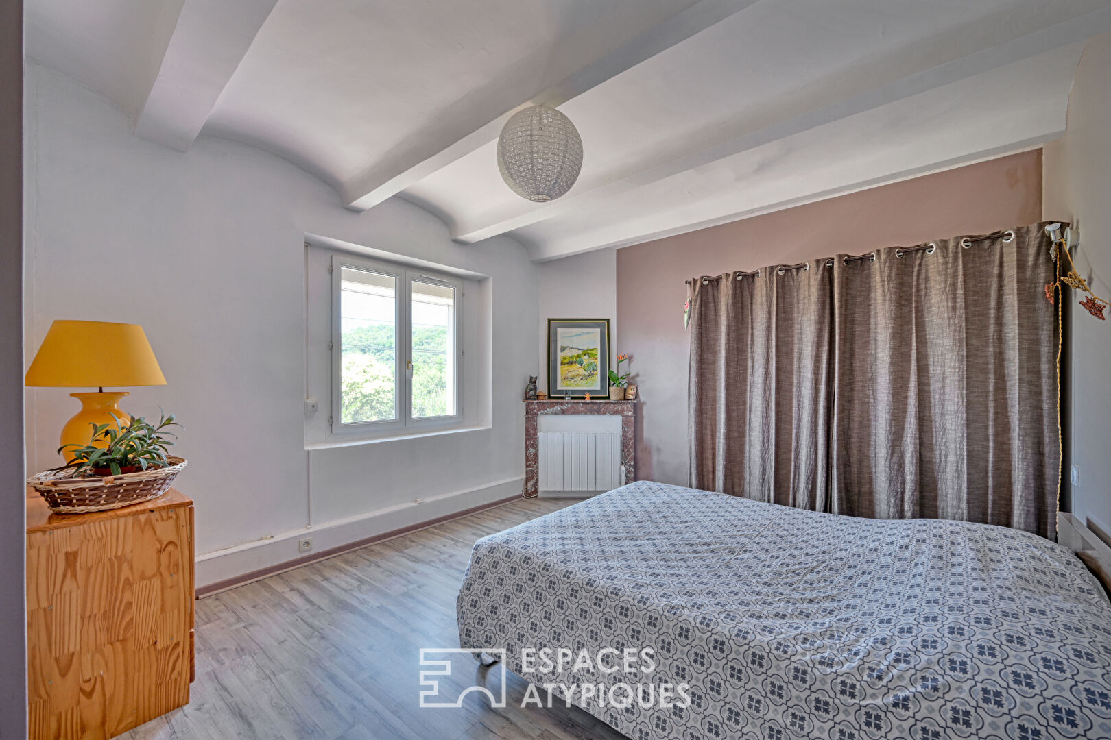 Magnificent renovated silkworm farm in the heart of the village