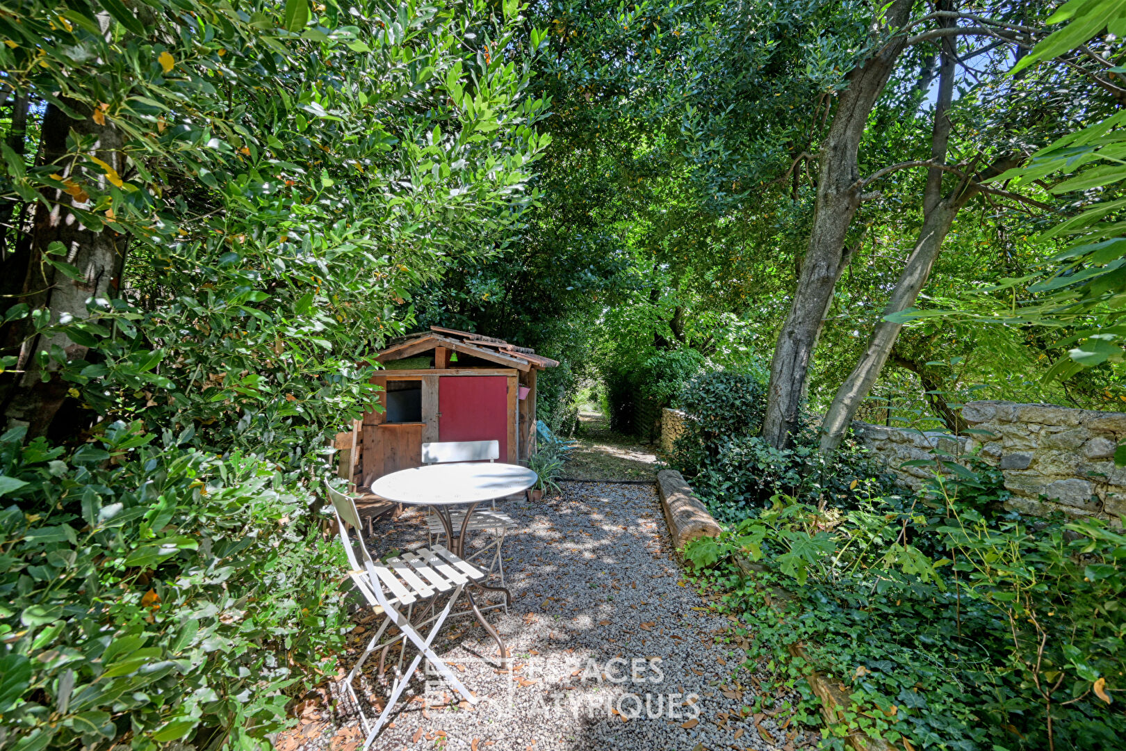 Magnificent renovated silkworm farm in the heart of the village