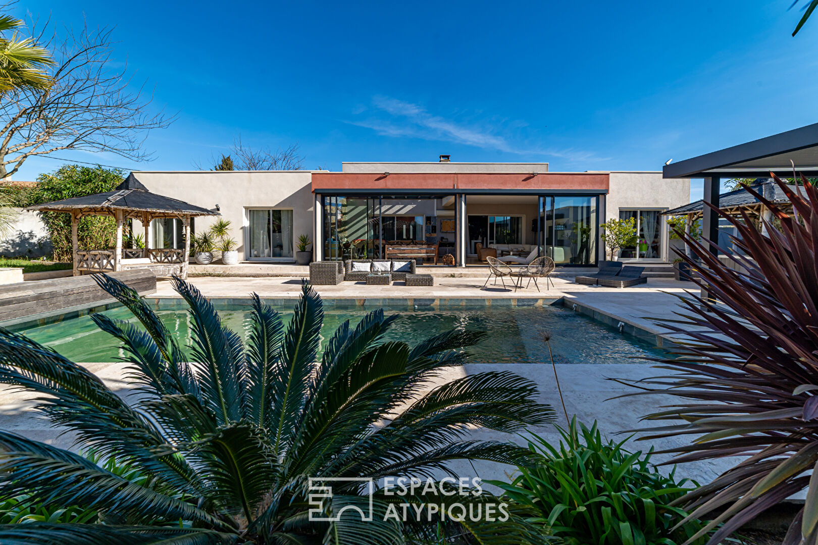 Spacious and bright contemporary villa between Uzès and Nîmes