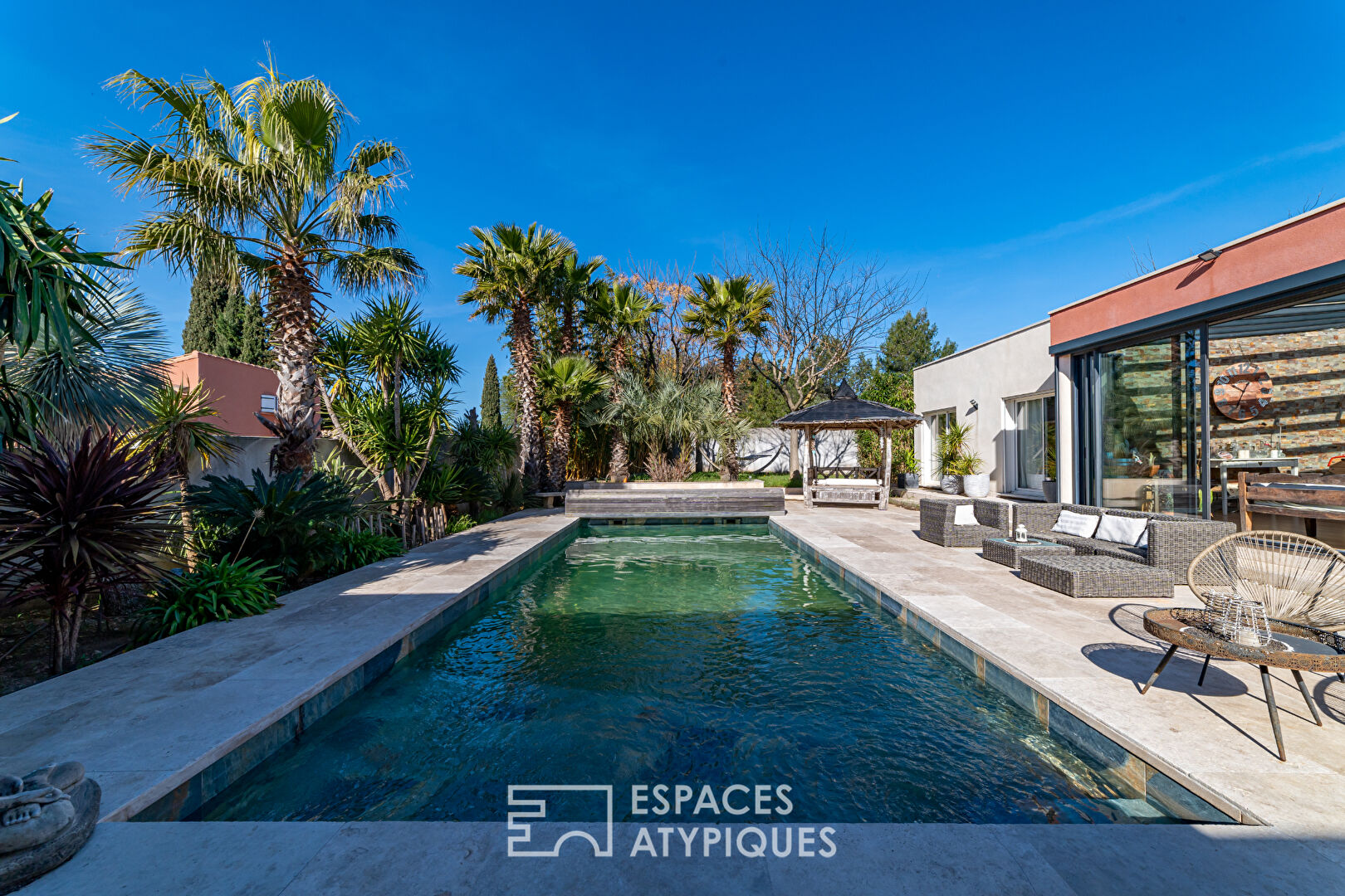 Spacious and bright contemporary villa between Uzès and Nîmes