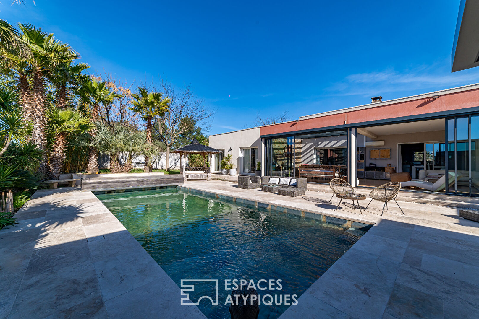 Spacious and bright contemporary villa between Uzès and Nîmes