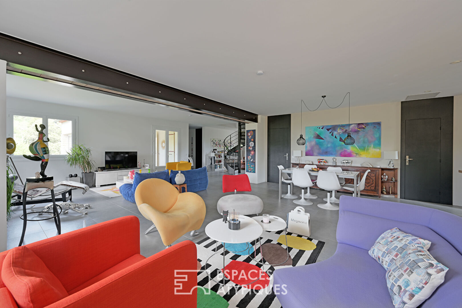 Beautiful artist’s house with garden and swimming pool