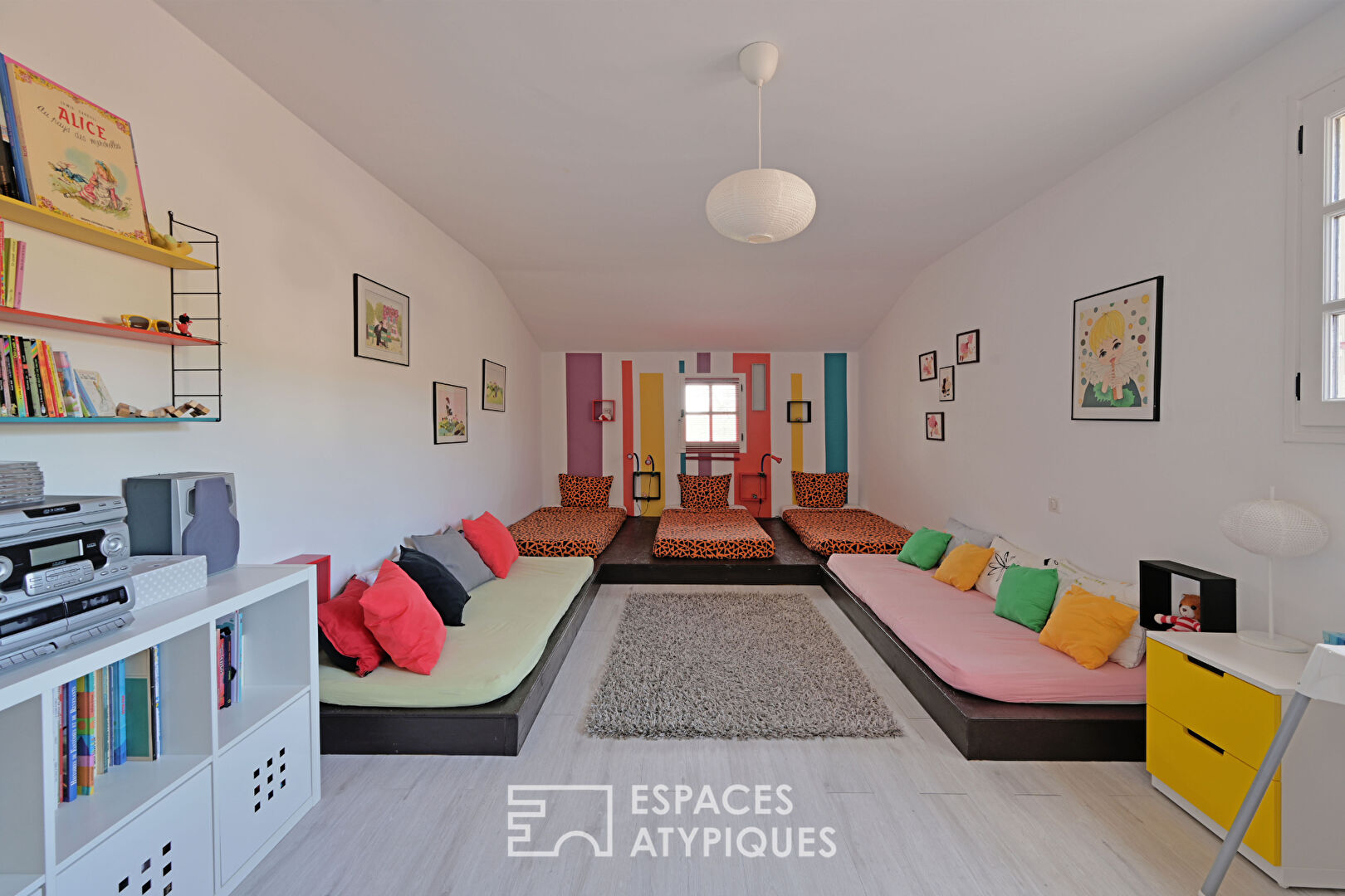 Beautiful artist’s house with garden and swimming pool